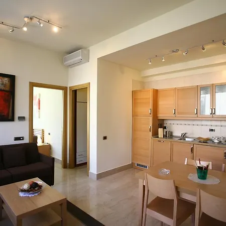 아파트호텔 럭스 아파르타멘티 3*