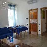 Lux Apartahotel