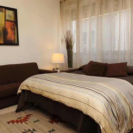Aparthotel Lux 2*