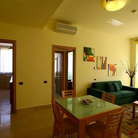 Aparthotel Lux 3*