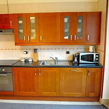 Lux Aparthotel 3*