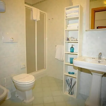 Lux Aparthotel 3*