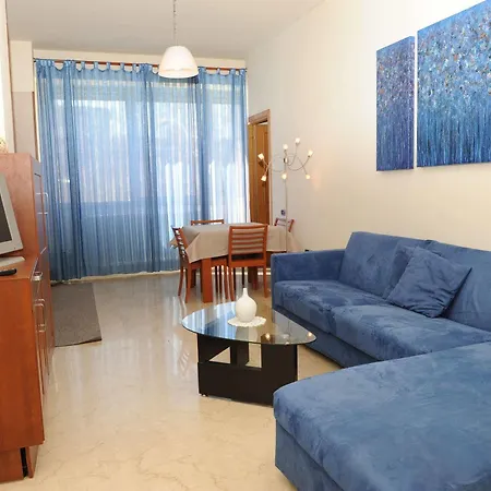 Lux Aparthotel